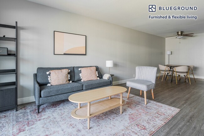 Building Photo - 2019 Shore Line Dr