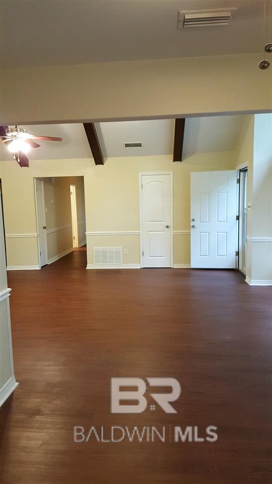 Foto del edificio - 112 Wildwood Dr