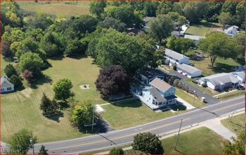 Building Photo - 410 E Main St