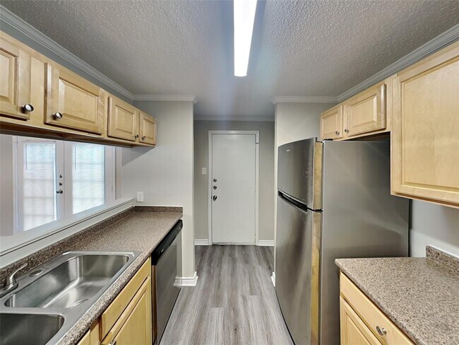 Foto del edificio - 4628 Moss Rose Dr