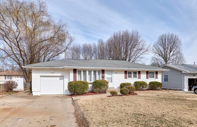 Building Photo - 255 Florisota Dr