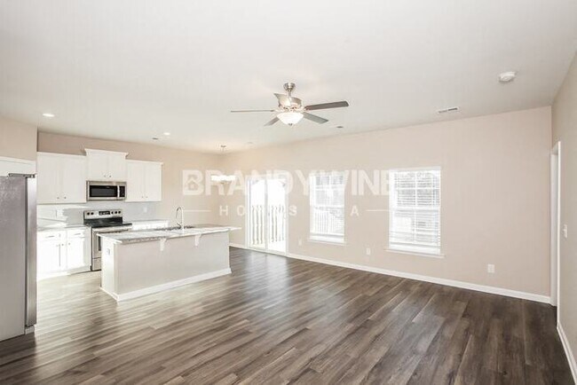 Foto del edificio - 519 Glenmanor Dr