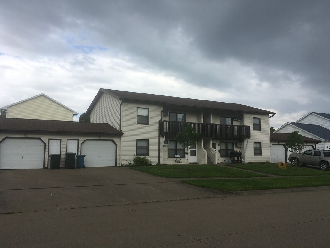 2229 Fareway Dr Unit 3, Muscatine, IA 52761 Apartments in Muscatine