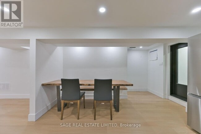 Building Photo - 25 Palmerston Ave