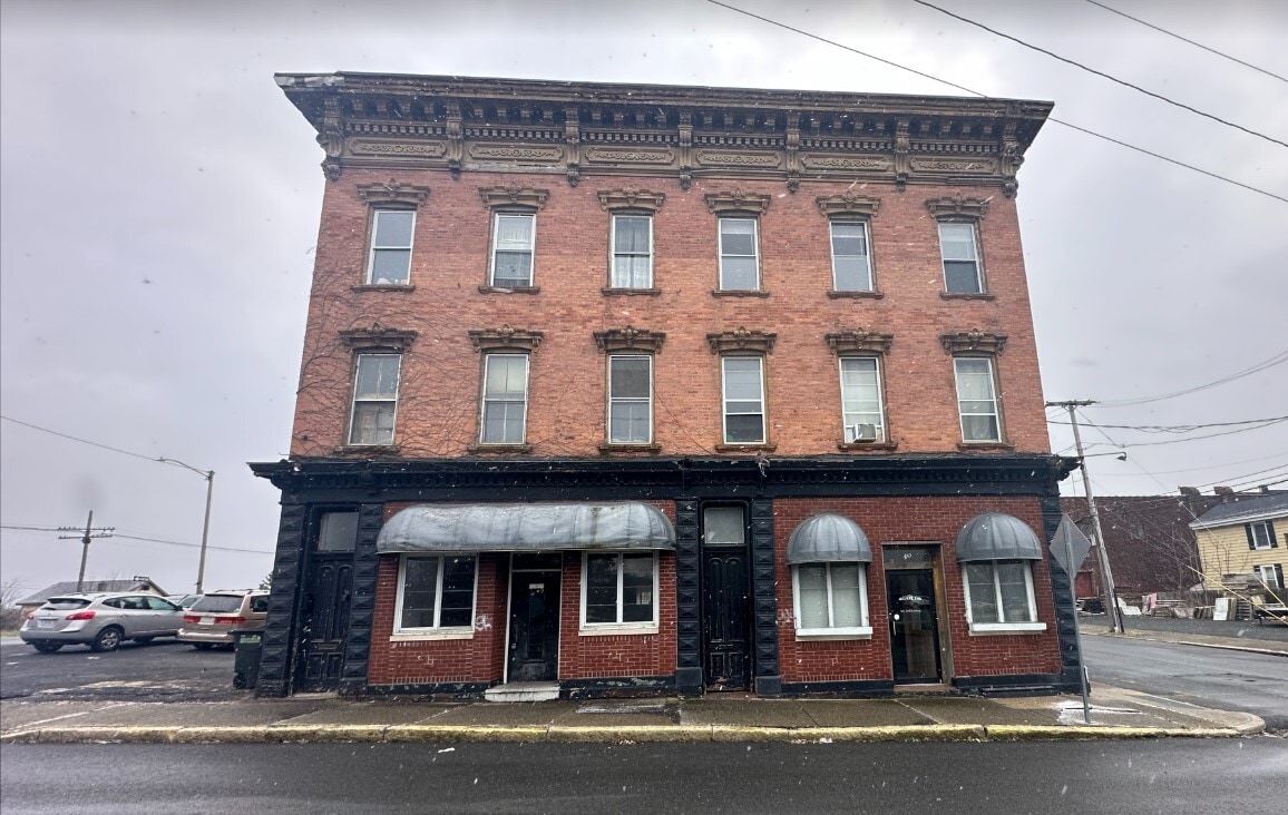 40 Oneida St, Cohoes, NY 12047 Townhome Rentals in Cohoes NY