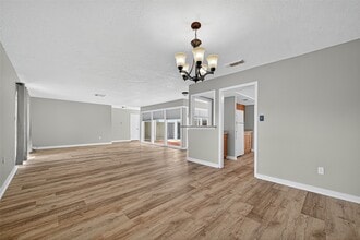 Building Photo - 10402 Gulfstream Ln