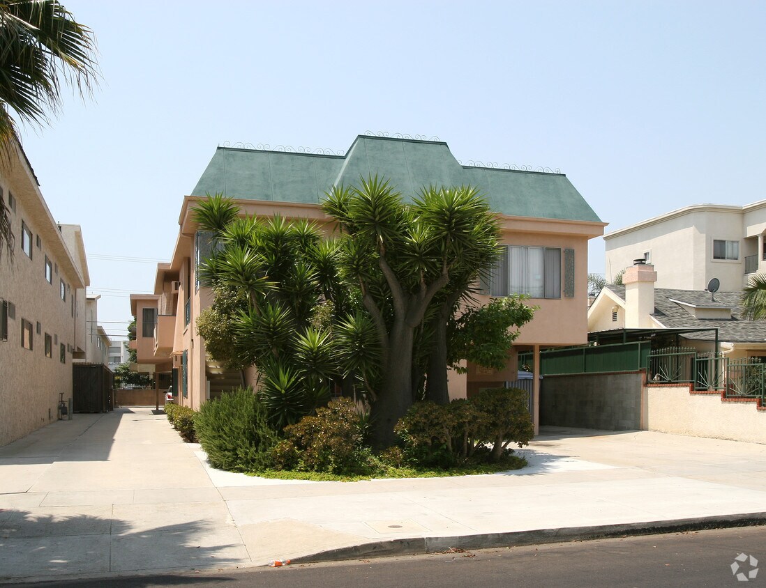 Foto del edificio - 3655 Cardiff Ave