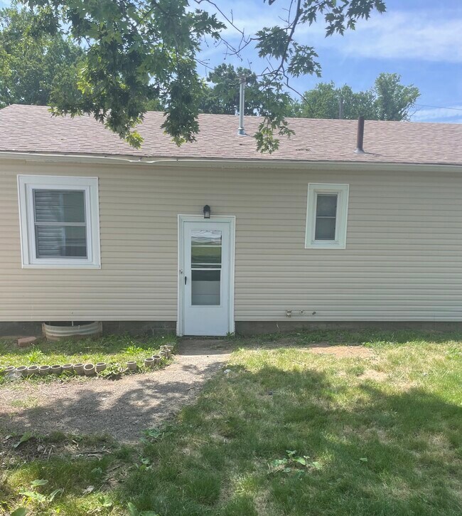 Building Photo - 275 Greendale Ave