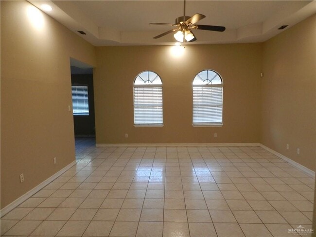 Building Photo - 17 Liz Rios Dr