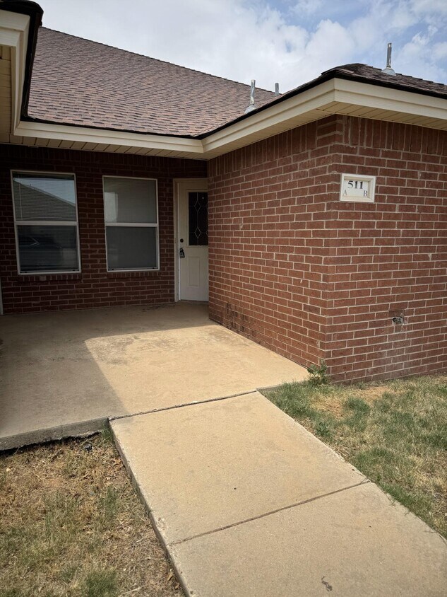 Primary Photo - 511 N Brentwood Ave