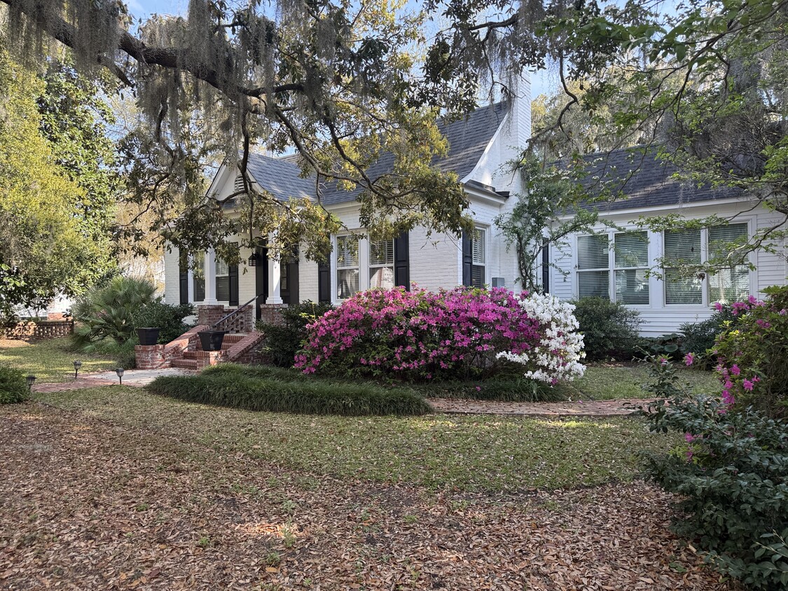 Primary Photo - 2102 North St