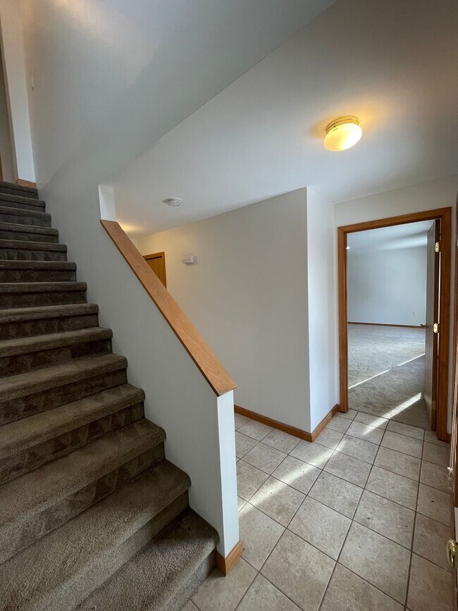 Building Photo - 1288 Broadway St