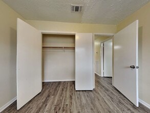 Building Photo - 14234 Montaigne Dr