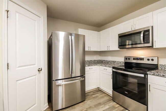 Building Photo - 15678 Briar Forest Dr