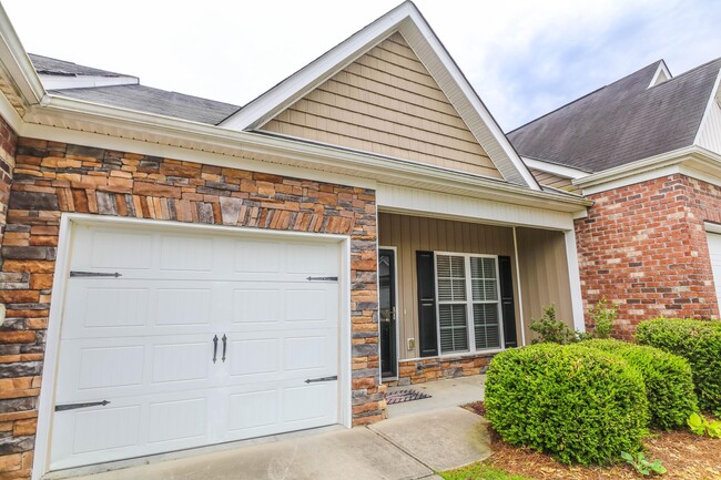 Foto del edificio - 334 High Meadows Pl
