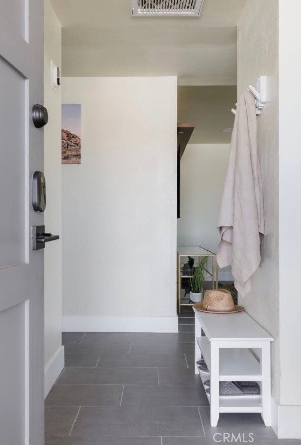 Building Photo - 61495 La Jolla Dr