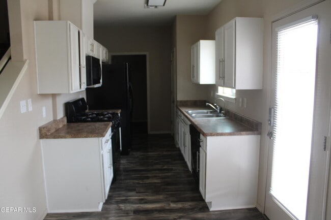 Building Photo - 11857 Jim Webb Dr