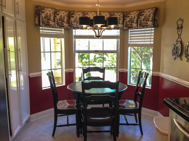 Foto del edificio - Charming Single-Story 2-Bedroom Home with ...