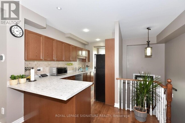 Photo du bâtiment - 3775 St Clair Ave E