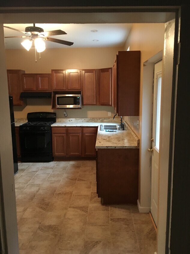 Primary Photo - 215 Fulton St