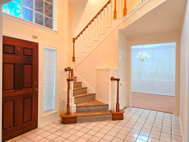 Foto del edificio - 1611 Monvale Ln