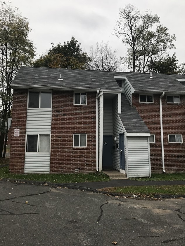 Primary Photo - 115 Hillcrest Ave