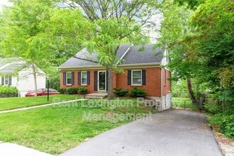 Building Photo - 657 Montclair Dr