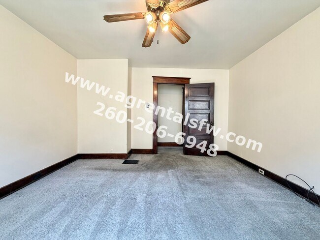 Foto del edificio - 919 Rivermet Ave