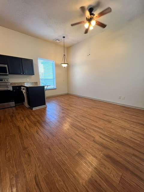 Foto del edificio - 503 E 6th St