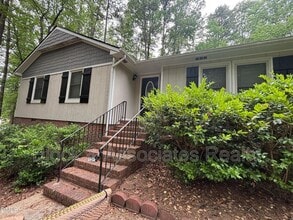 Building Photo - 501 Merrie Rd