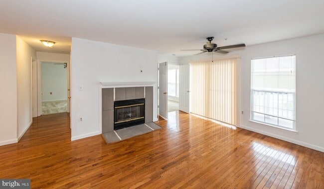 Building Photo - 3110 River Bend Ct