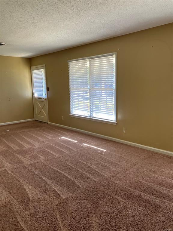 Foto del edificio - 4339 Blackwood Dr