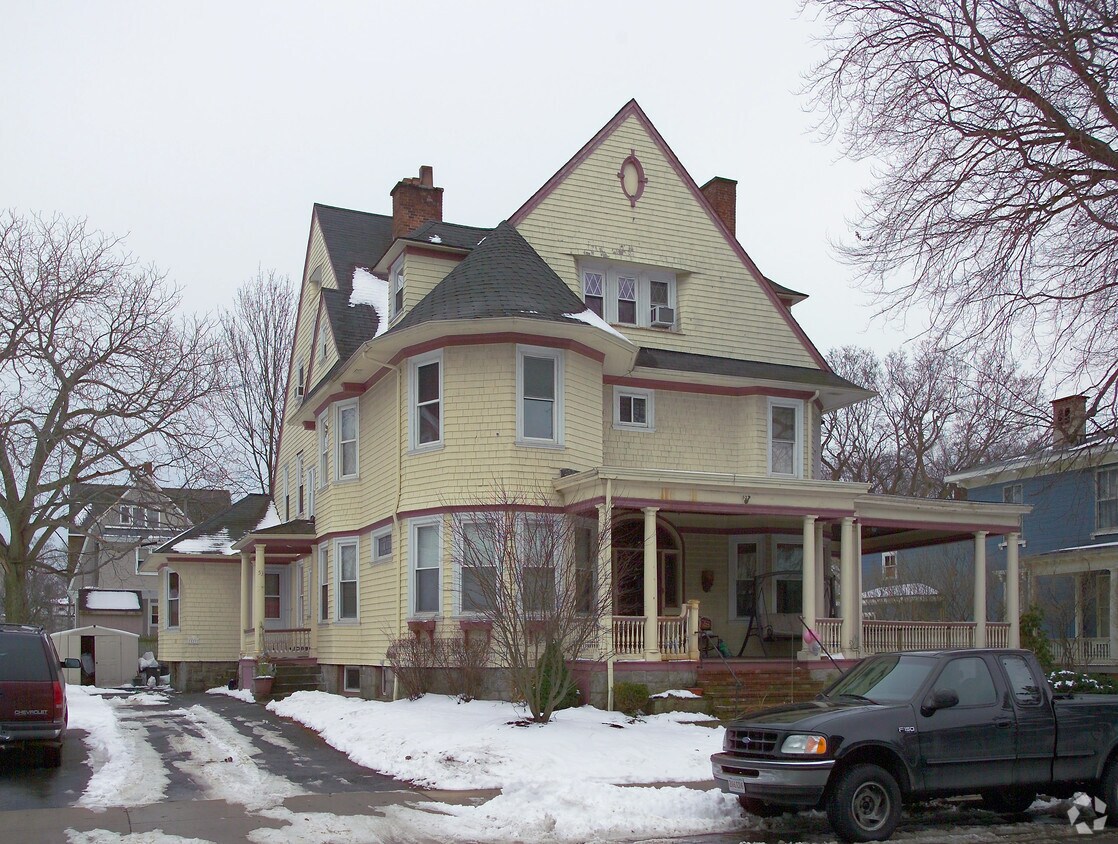 529 High St, Fall River, MA 02720 Apartments in Fall River, MA