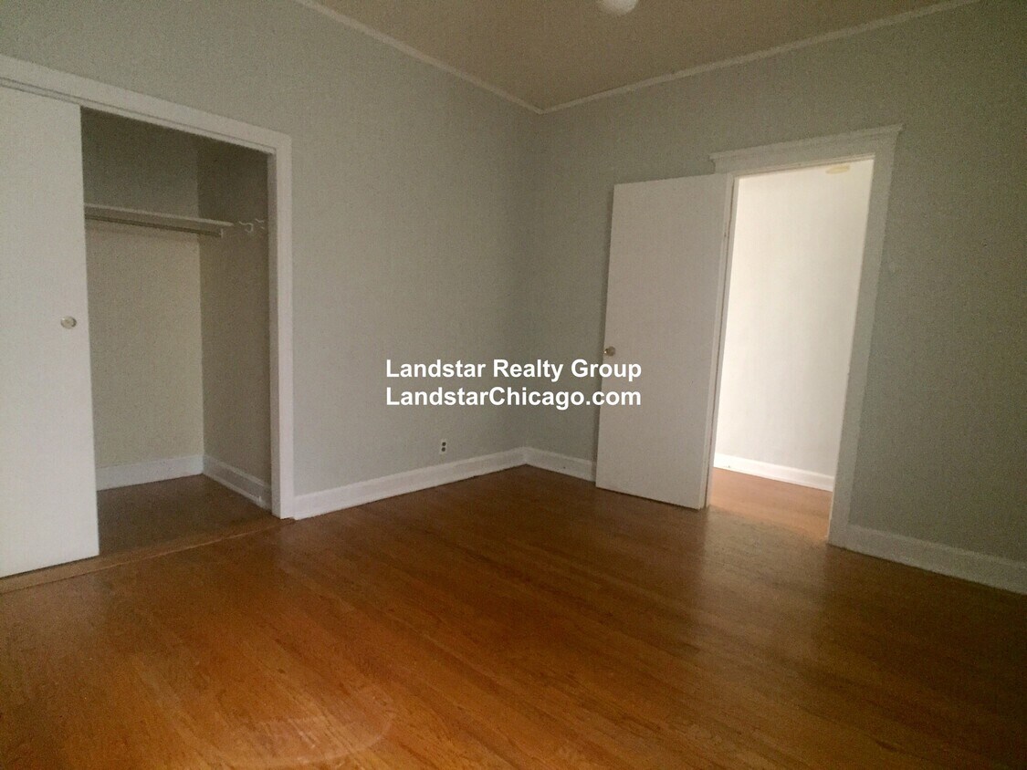 Primary Photo - 3323 N Clark St
