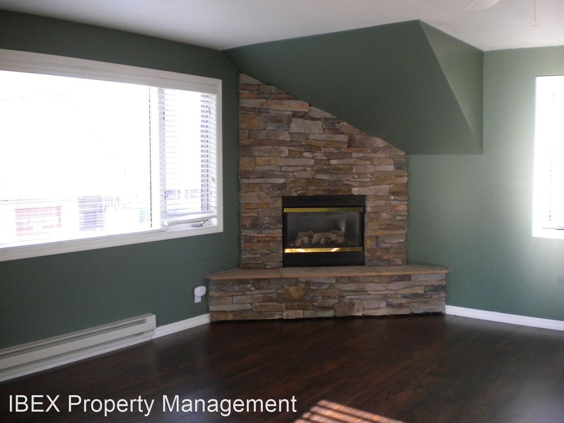 Primary Photo - Studio, 1 bath House - 301B Lupfer Avenue
