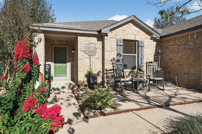 Foto del edificio - 316 Cliffwood Dr