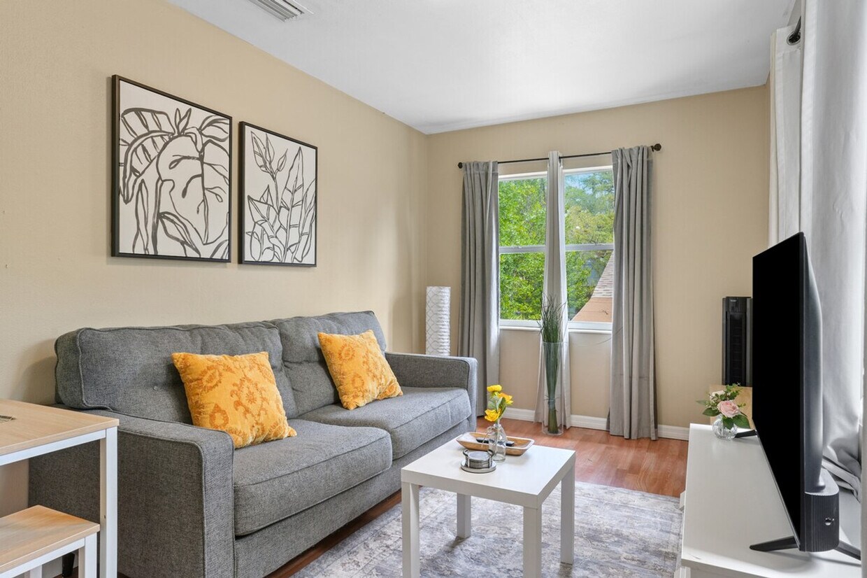 Foto principal - 1022 E 25th Ave