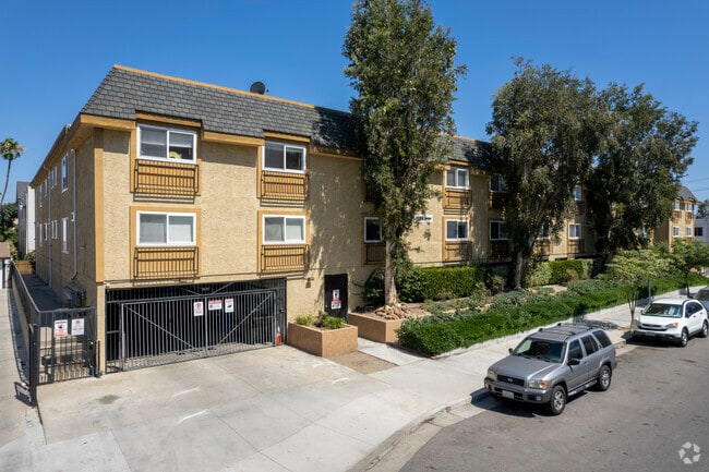 5224 Denny Ave - Magnolia Arts Hoa
