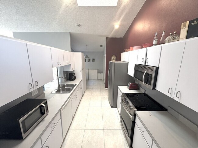 Foto del edificio - Single Family Home