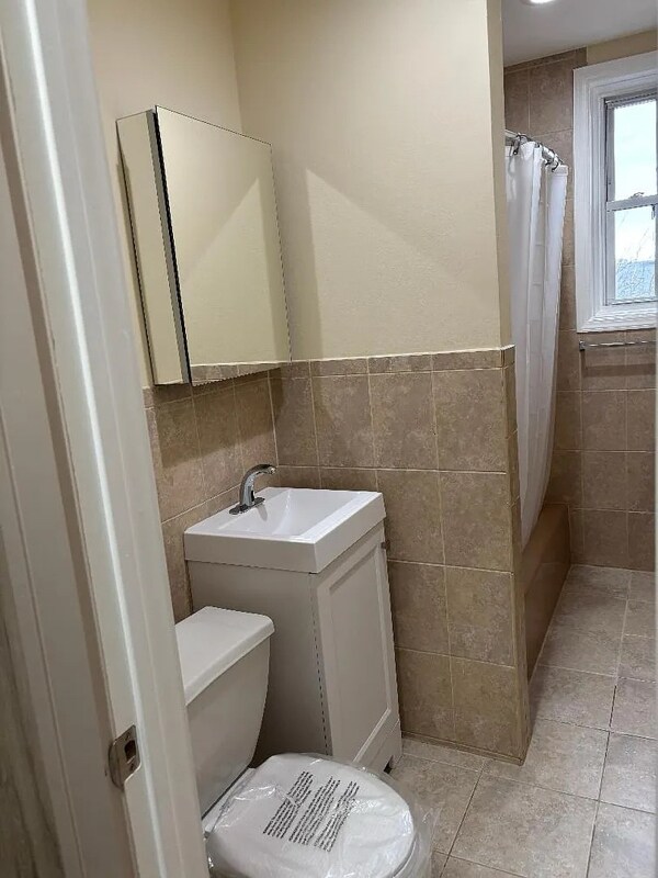 Foto del edificio - 5-7 Royalton Pl