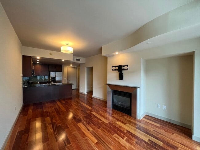 Building Photo - 900 Lenora St