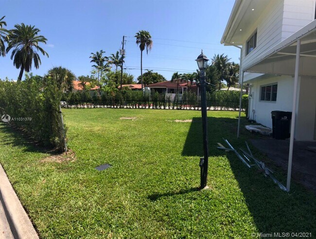 Foto del edificio - 9257 Bay Dr