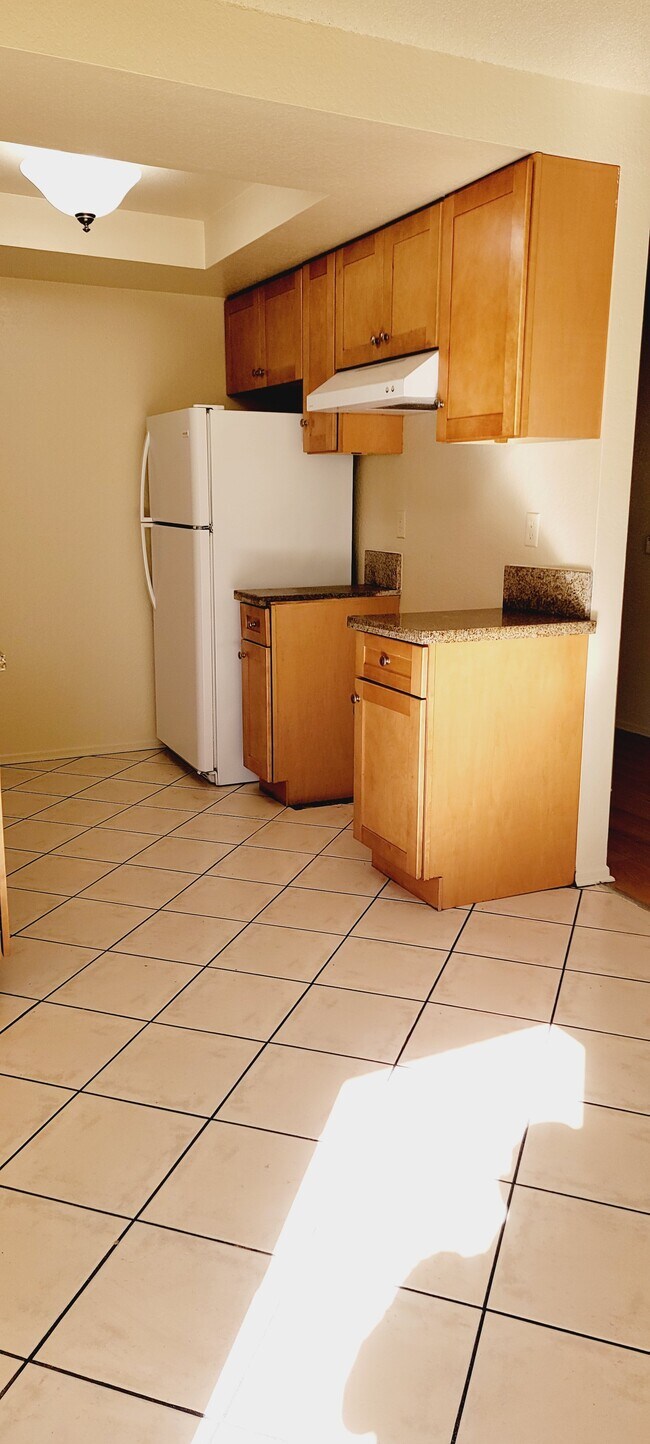 Cocina - 1445 W 227th St