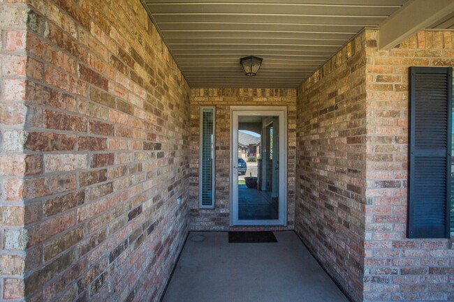 Foto del edificio - 3701 Rochester Ave