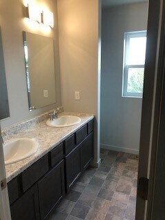 Building Photo - Harve Ave - Duplex