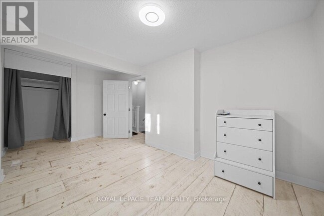 Building Photo - 135 Upper Lorne Pl