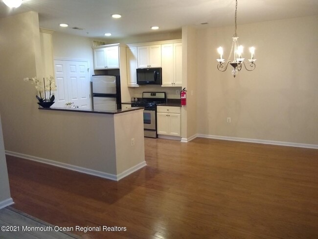 Building Photo - 420 Sophee Ln