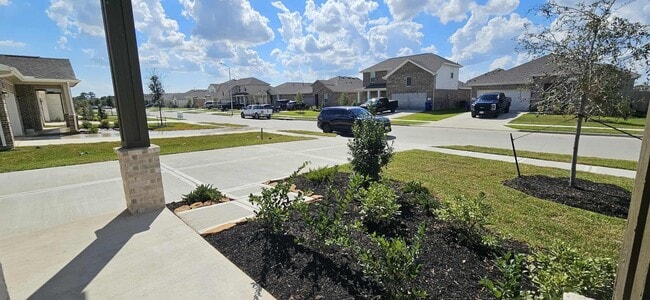 Foto del edificio - 8442 Bay Oaks Dr