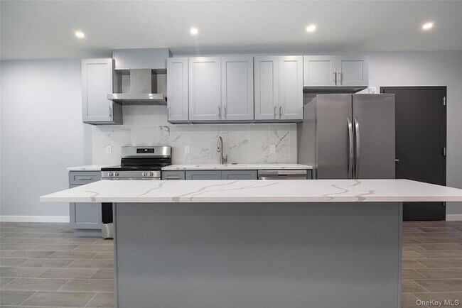 Building Photo - 126 Innis Ave