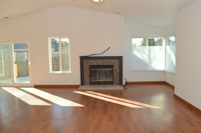 Foto del edificio - 62 Plumwood Ct